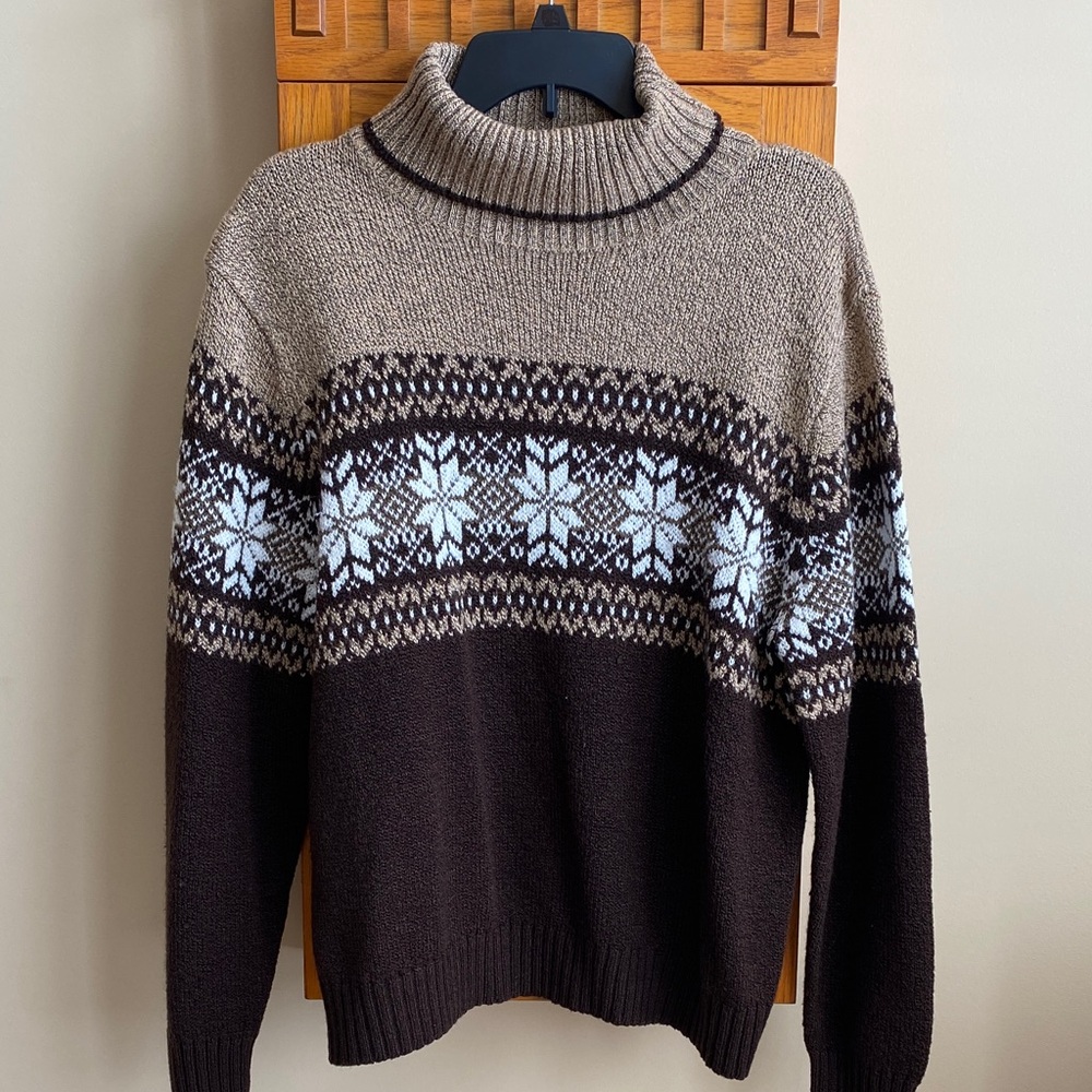 Women’s Brown and White Patterned Sweater